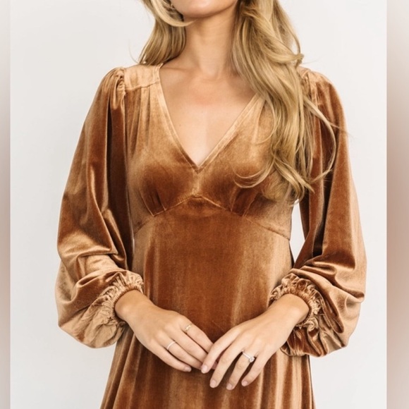 Baltic Born Erika Velvet Dress - Picture 2 of 11